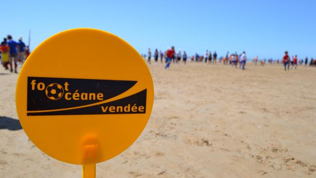 25-000-amateurs-de-foot-sur-la-plage-de-st-jean-de-monts_3