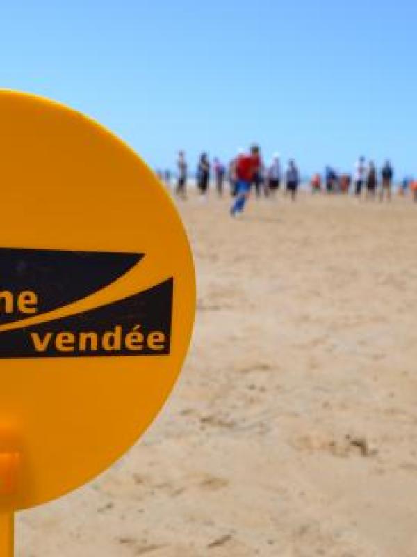 25-000-amateurs-de-foot-sur-la-plage-de-st-jean-de-monts_3