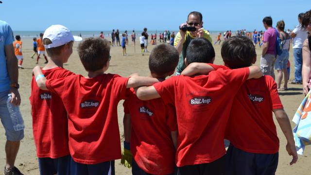 25-000-amateurs-de-foot-sur-la-plage-de-st-jean-de-monts_4