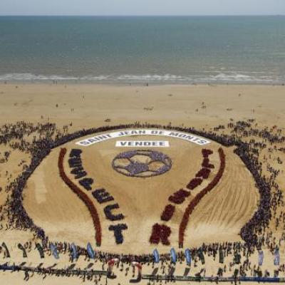 25-000-amateurs-de-foot-sur-la-plage-de-st-jean-de-monts